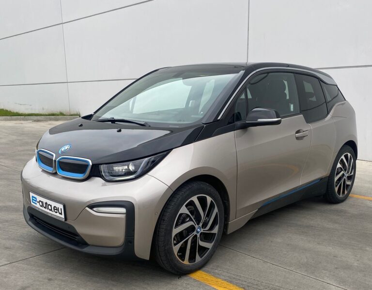 BMW i3 120Ah, 5/2021, Premium Selection-rezervace
